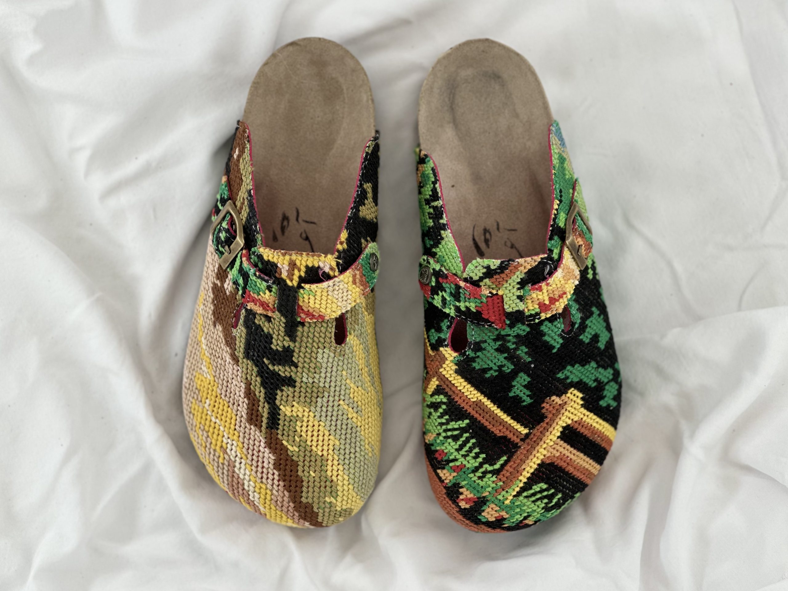 Color mix “Patoum” Sandals