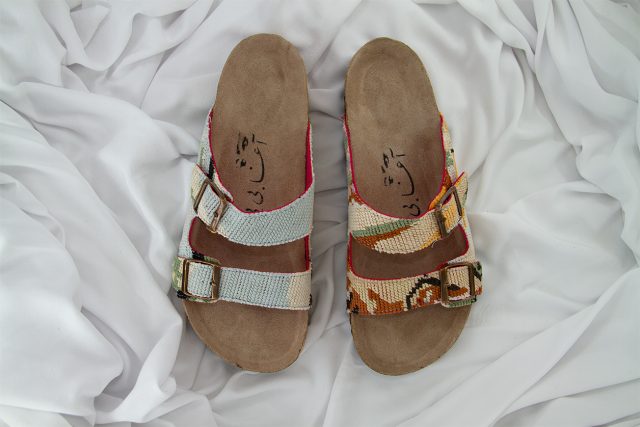 Color mix “Patoum” Sandals