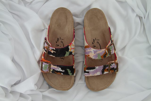 Color mix “Patoum” Sandals