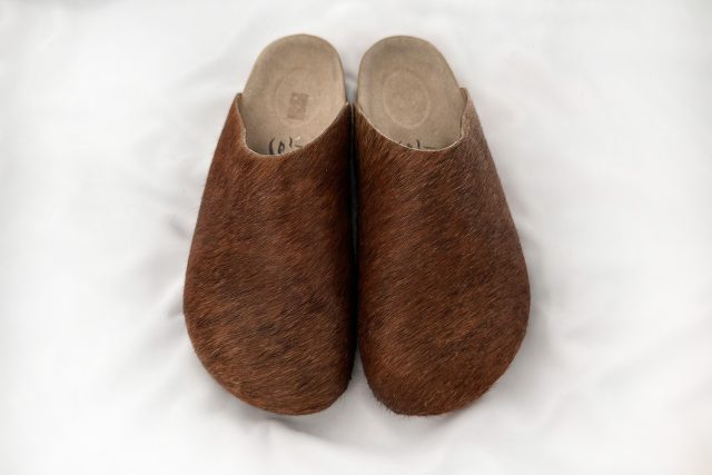سندل گاوی قهوه ای